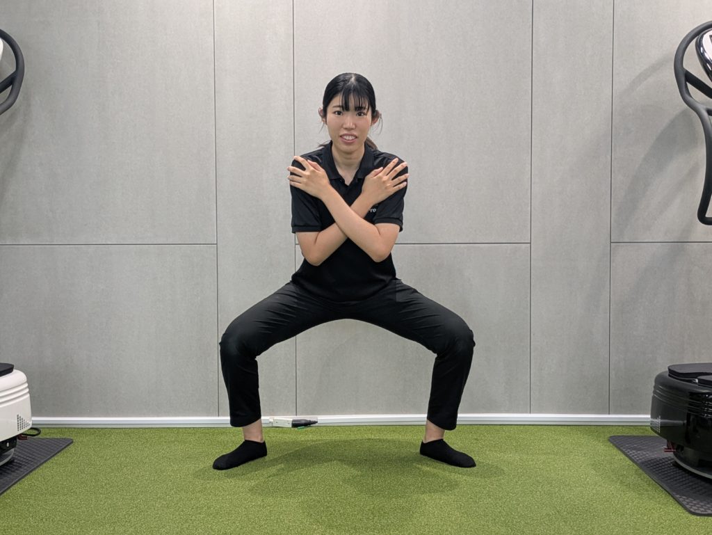 良い例：ワイドスクワット【正面】