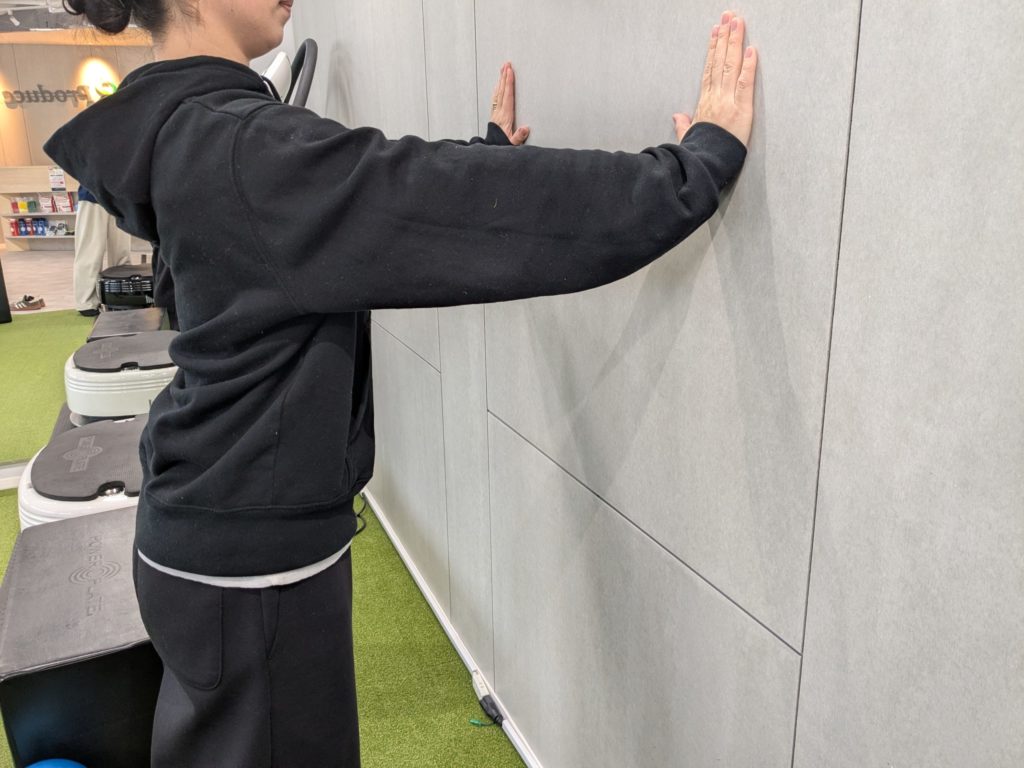 壁押しプッシュアップ写真01